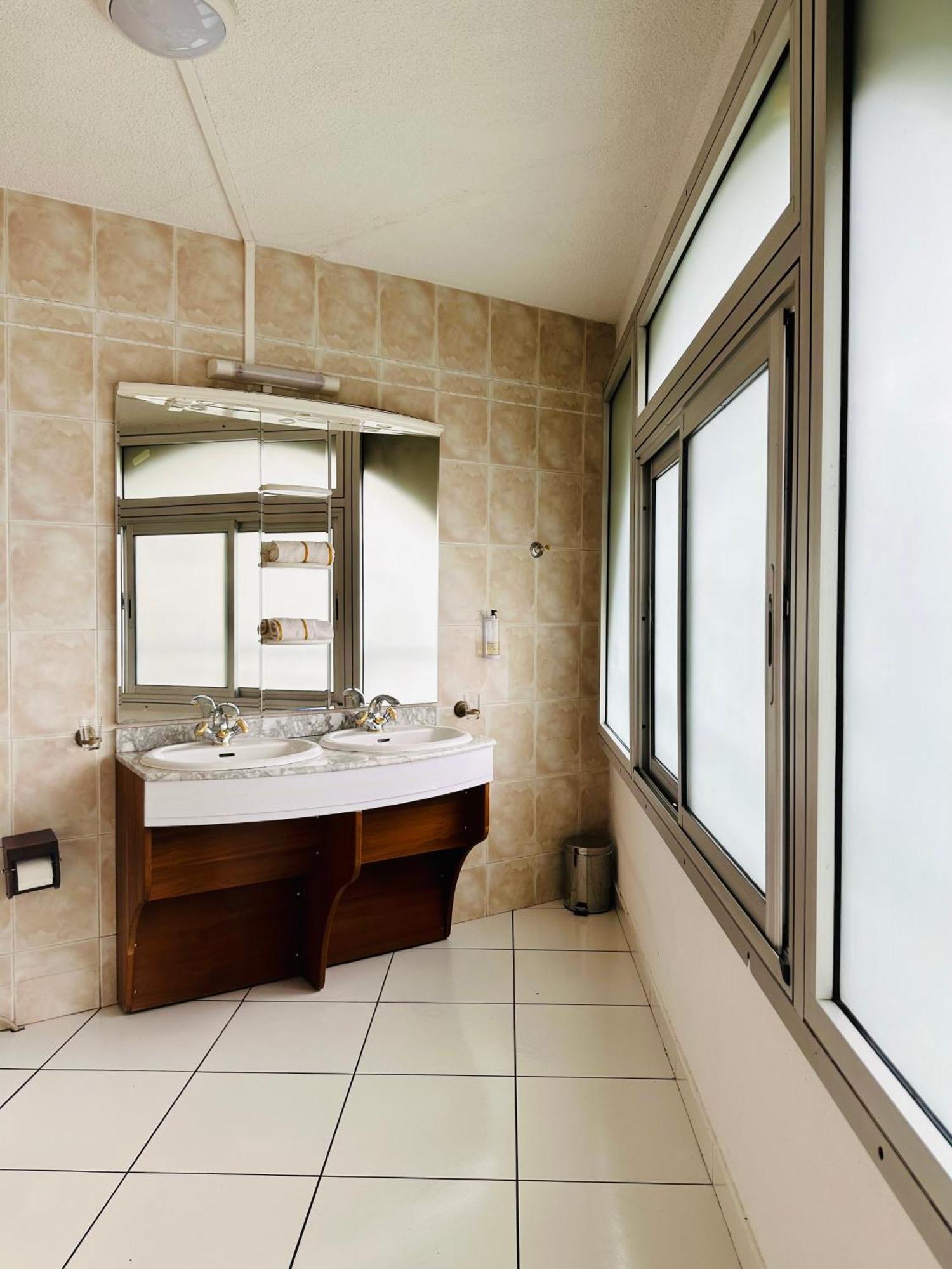Hotel Residence Le Phoenix سانت بيير المظهر الخارجي الصورة